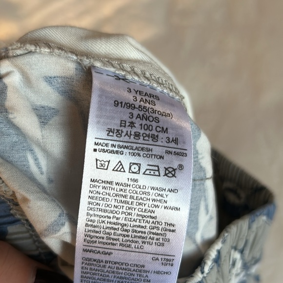 NWOT Baby Gap shark shorts for 3T - Picture 4 of 4